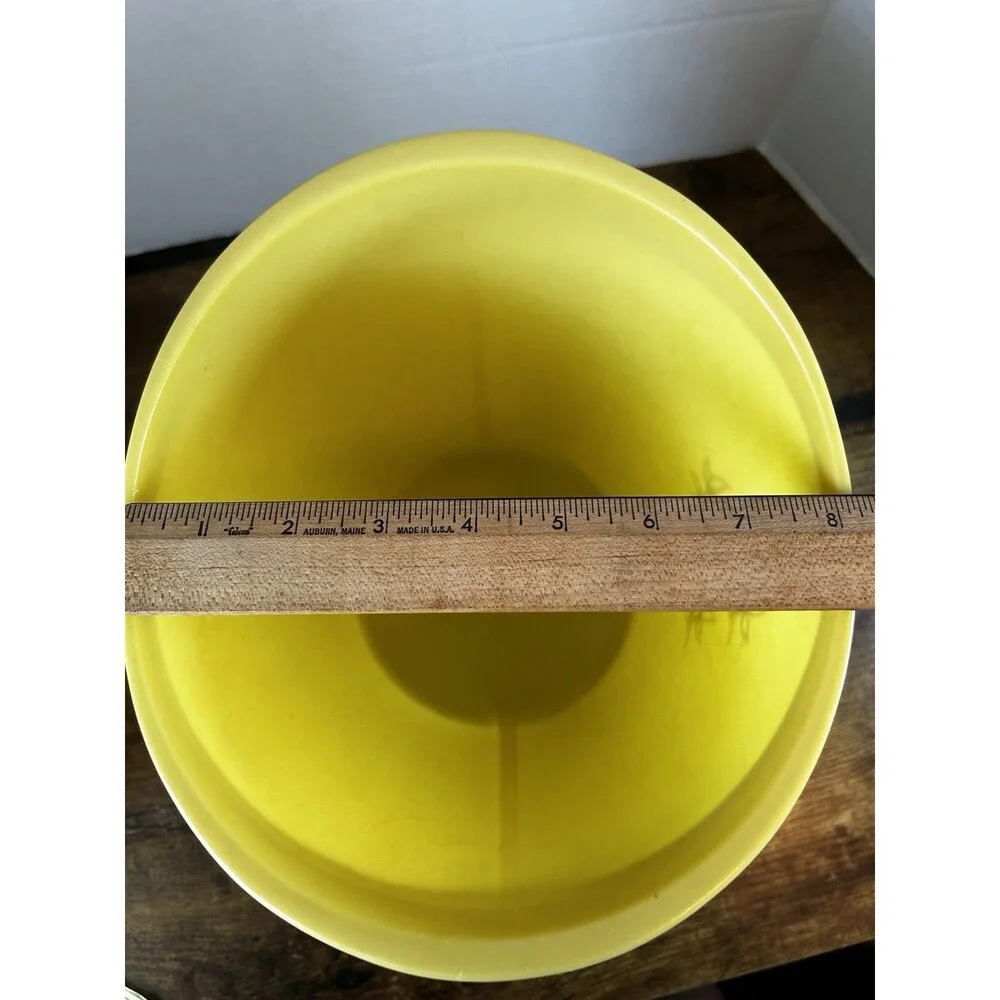 Vtg MCM Goldenrod Yellow Plastic Waste Basket Trash Can Floral 10in Round Accent